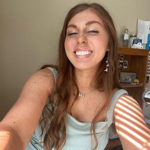 Meet your Posher, Katelyn